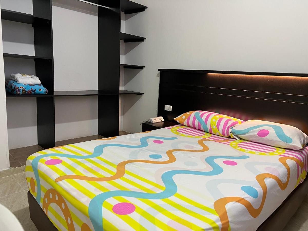Hotel Marialu Ocaña Extérieur photo