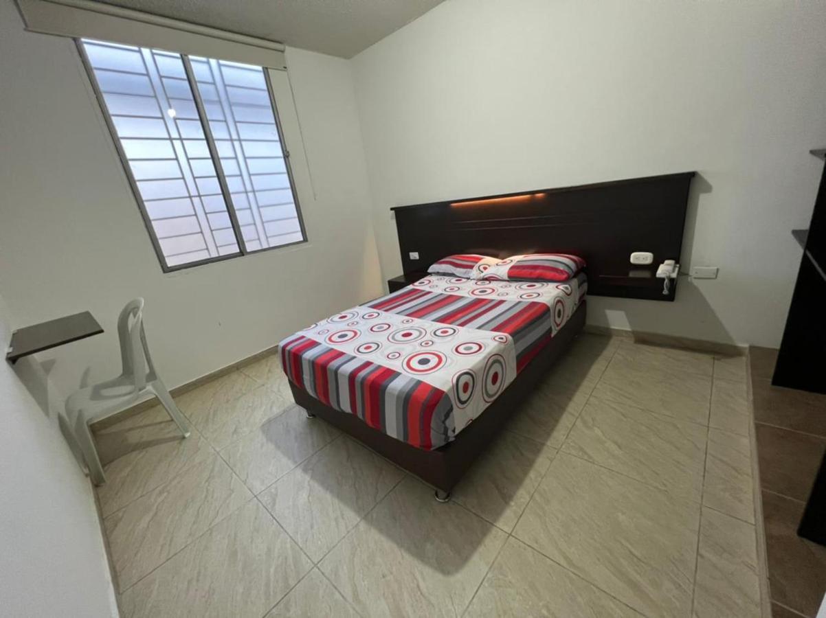 Hotel Marialu Ocaña Extérieur photo