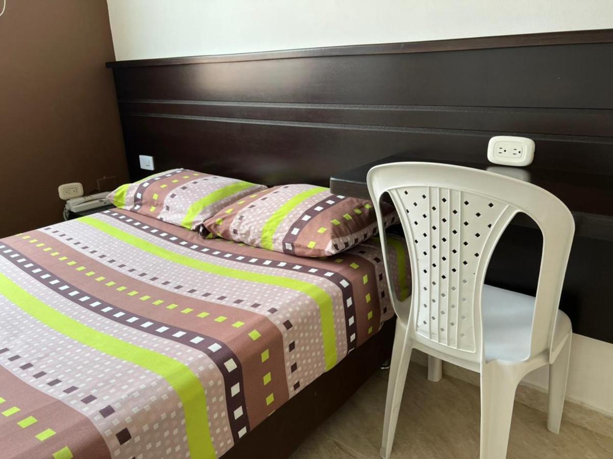 Hotel Marialu Ocaña Extérieur photo