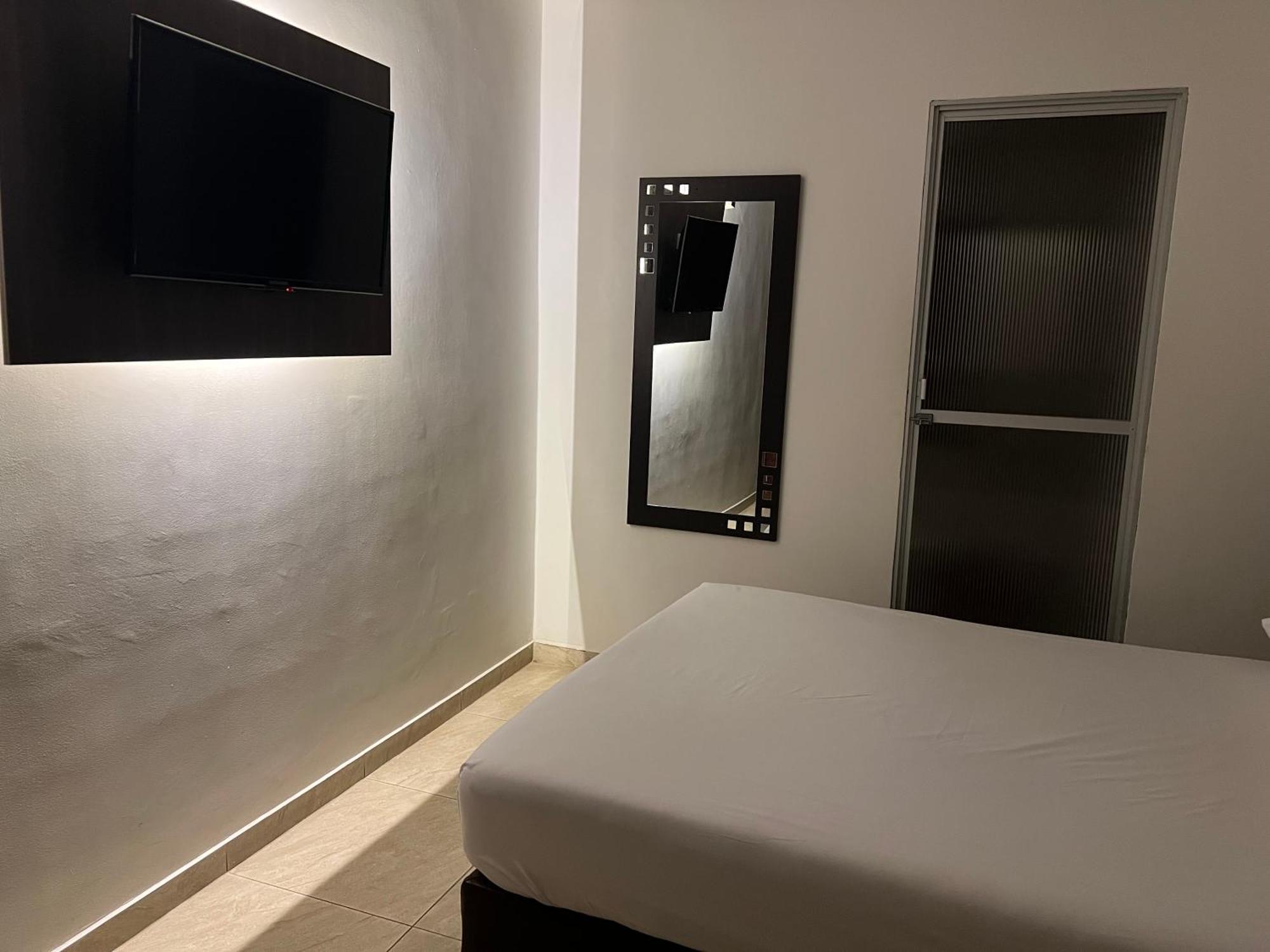 Hotel Marialu Ocaña Extérieur photo