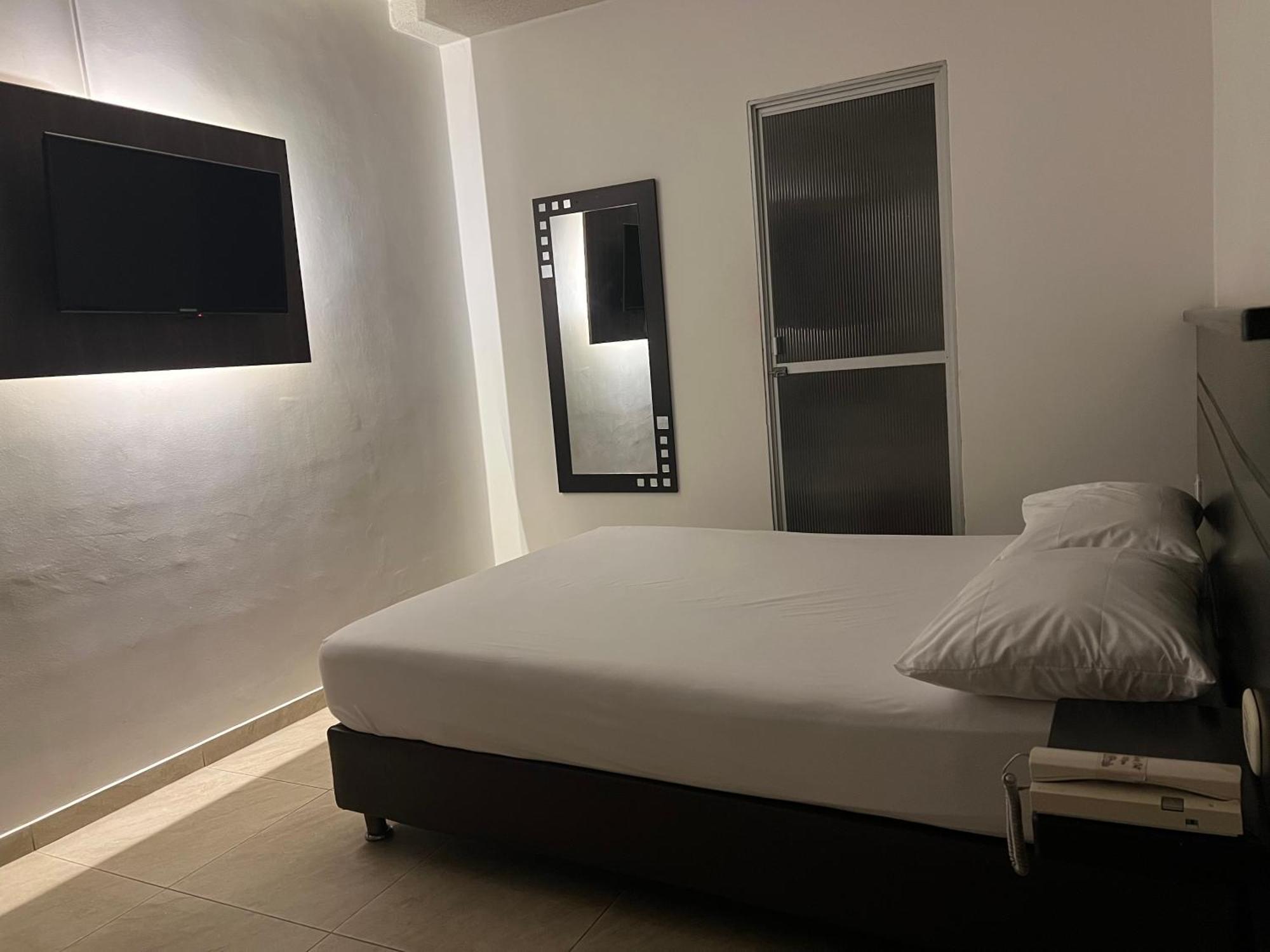 Hotel Marialu Ocaña Extérieur photo